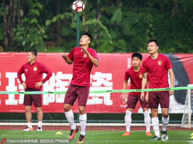 关于防守瓦伦西亚的防守非常有侵略性，我们也必须做到这点，我们必须在防守方面做出很多改进。